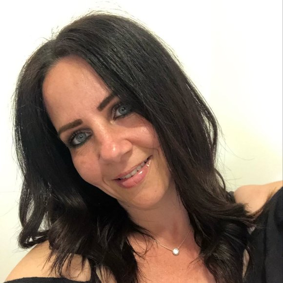 Meet your Posher, Cristina - Picture 1 of 1